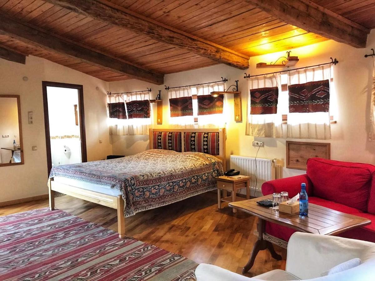 Hotel Mirhav Goris Buitenkant foto