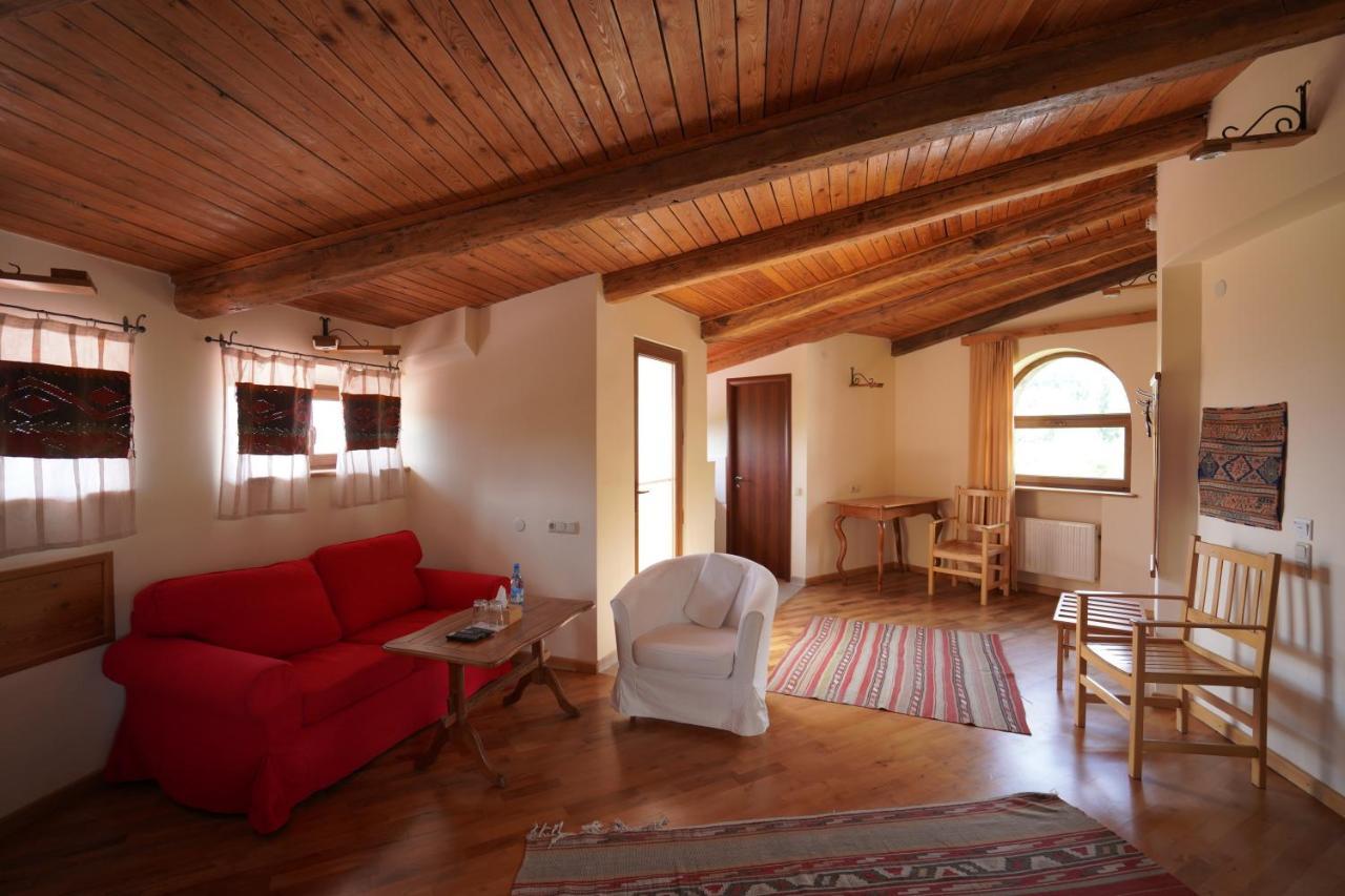 Hotel Mirhav Goris Buitenkant foto