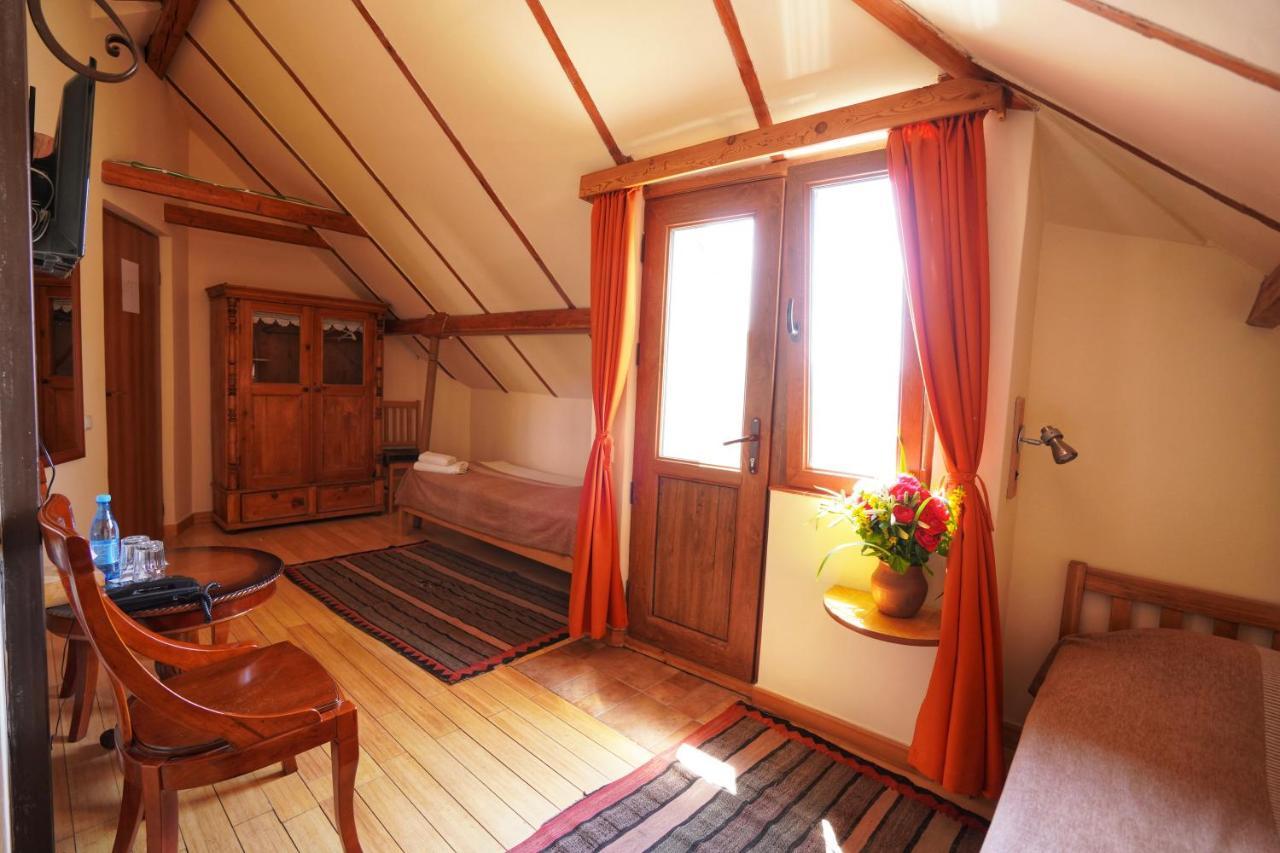 Hotel Mirhav Goris Buitenkant foto