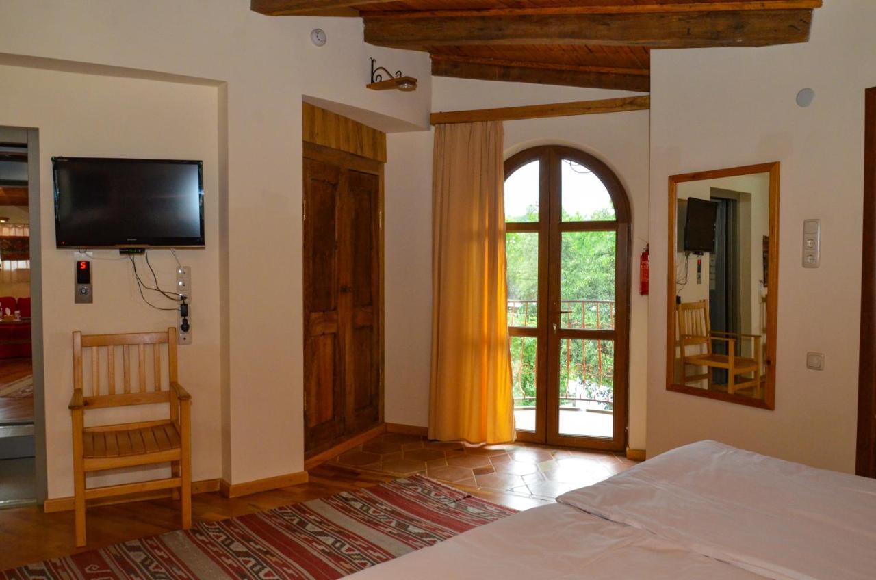 Hotel Mirhav Goris Buitenkant foto