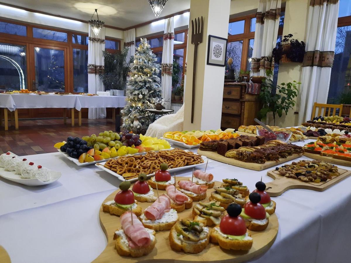 Hotel Mirhav Goris Buitenkant foto