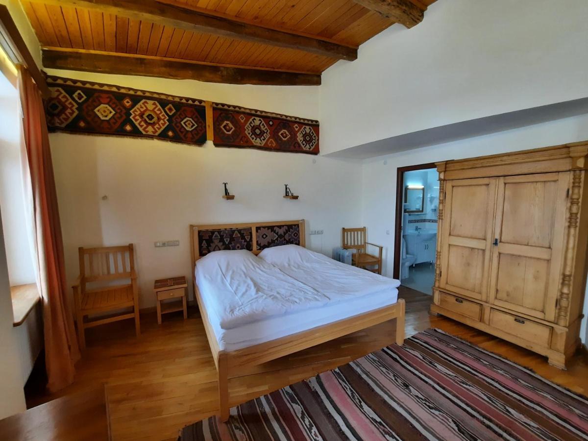 Hotel Mirhav Goris Buitenkant foto