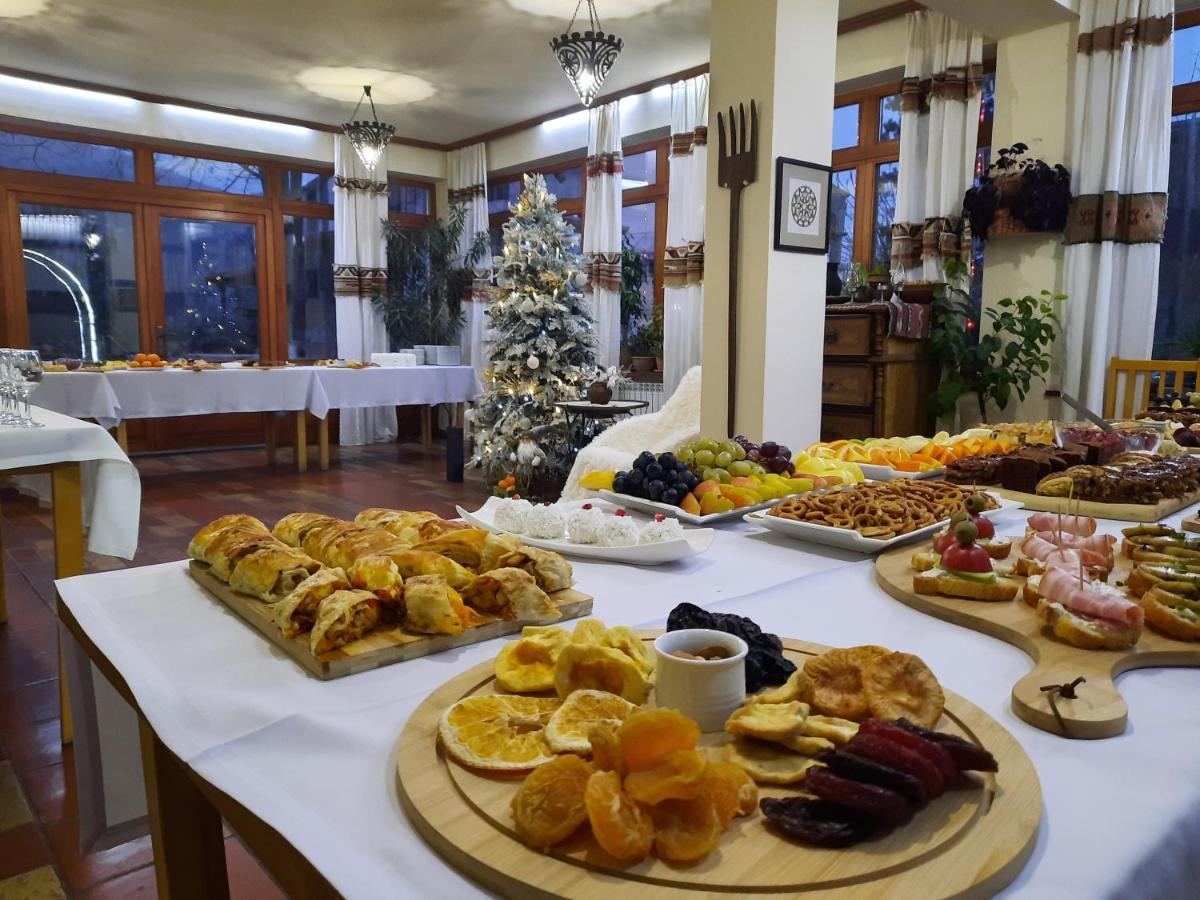 Hotel Mirhav Goris Buitenkant foto