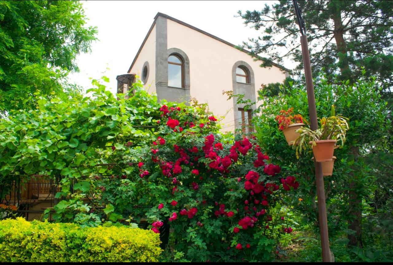 Hotel Mirhav Goris Buitenkant foto