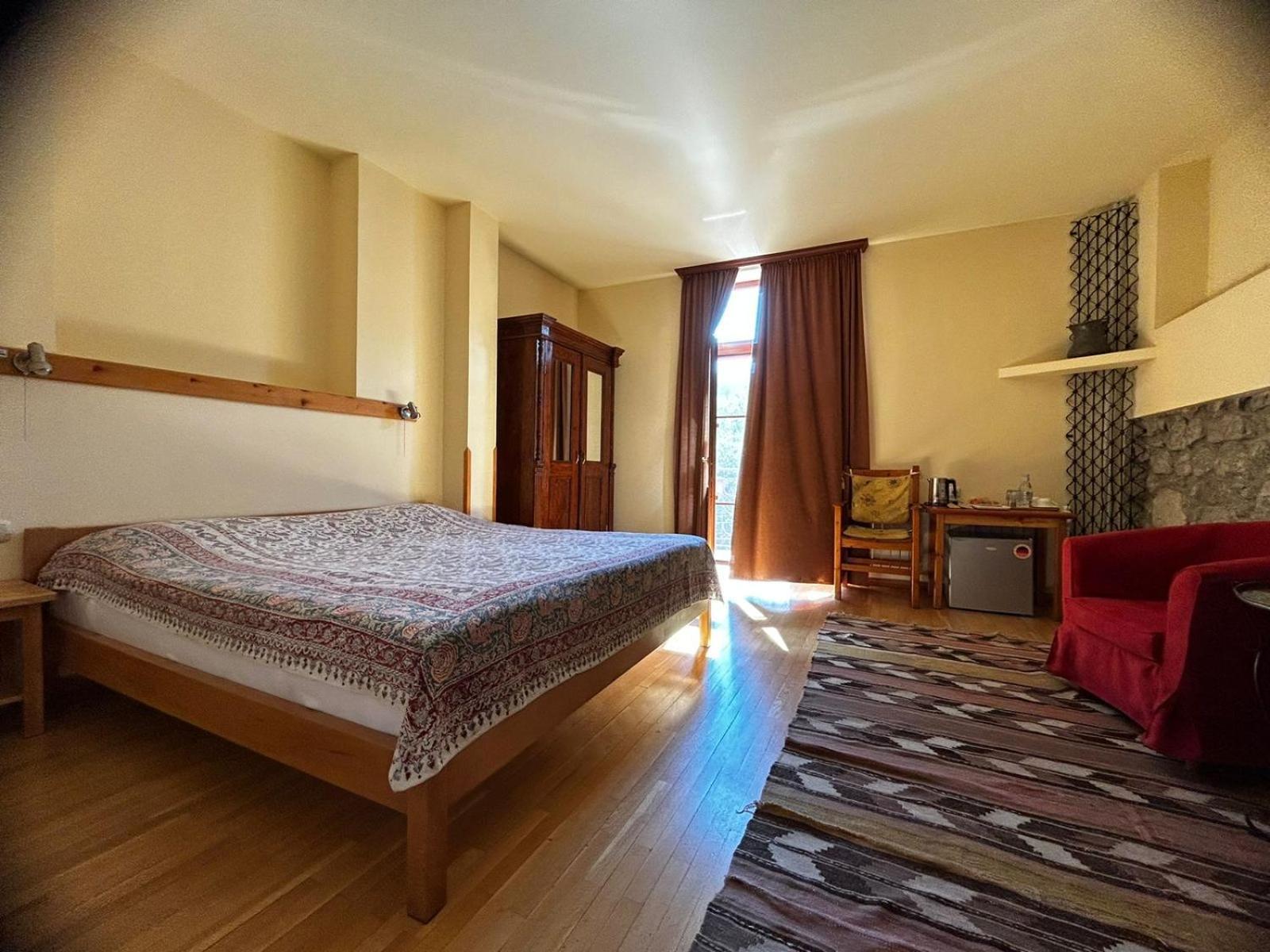 Hotel Mirhav Goris Buitenkant foto