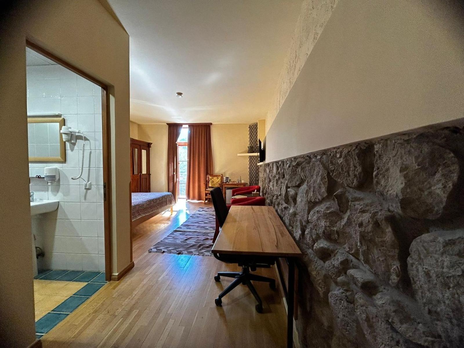 Hotel Mirhav Goris Buitenkant foto