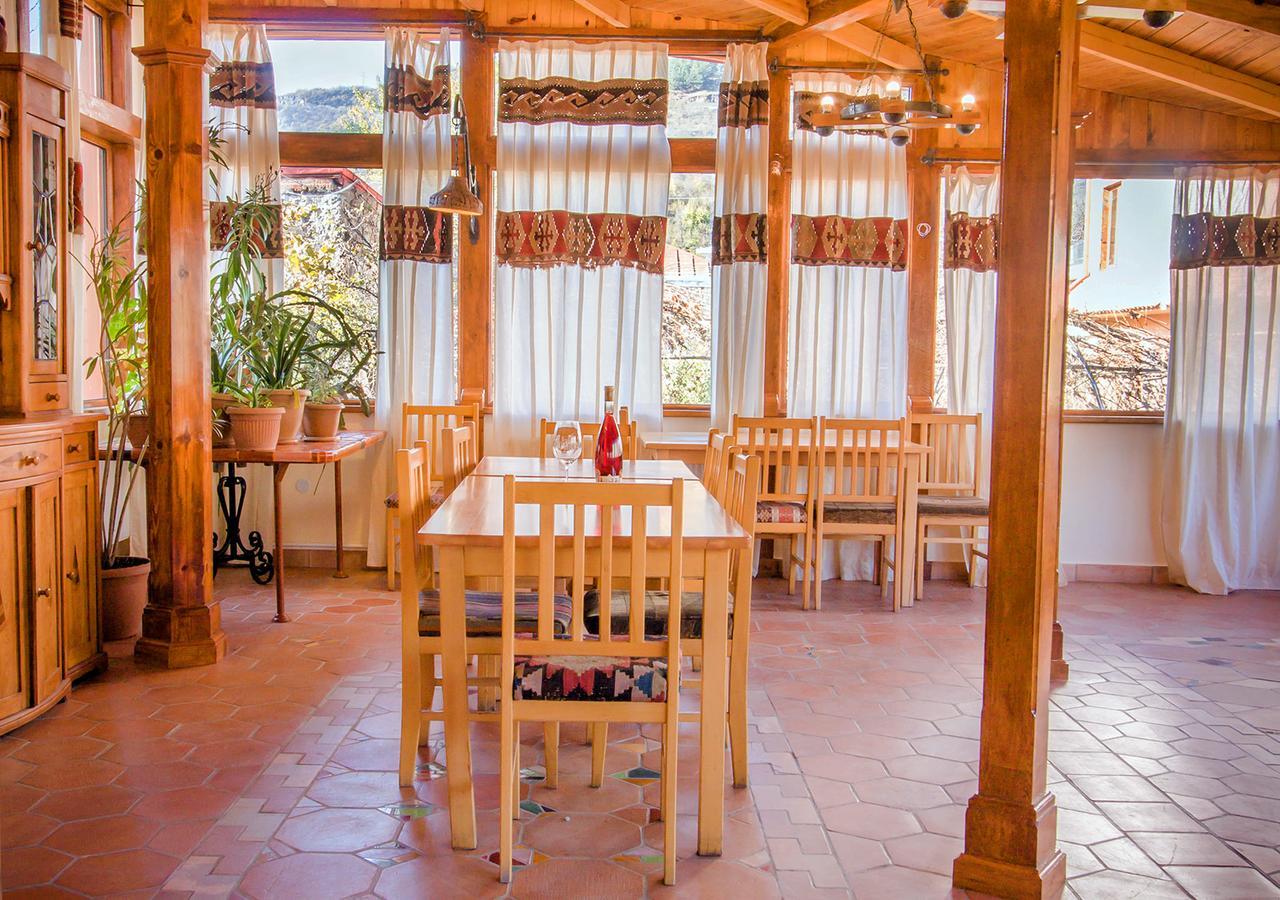 Hotel Mirhav Goris Buitenkant foto