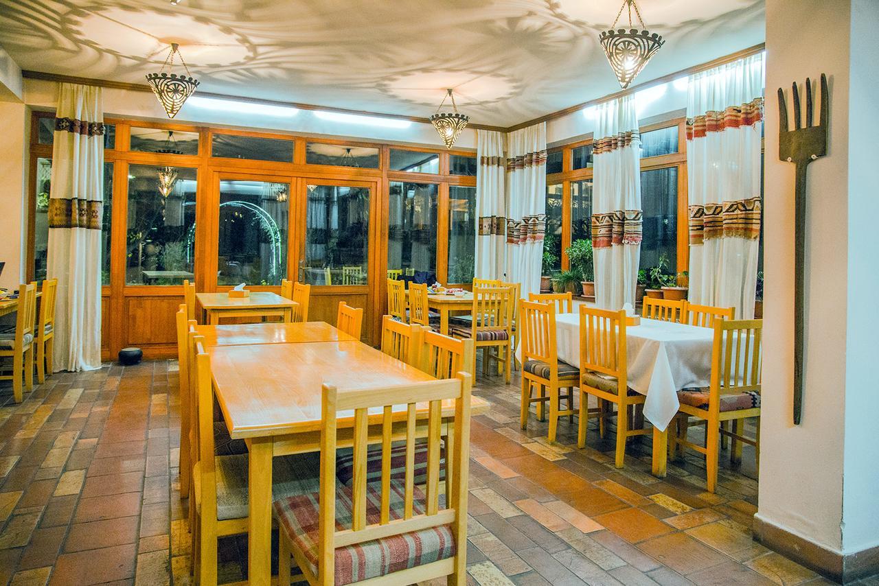 Hotel Mirhav Goris Buitenkant foto
