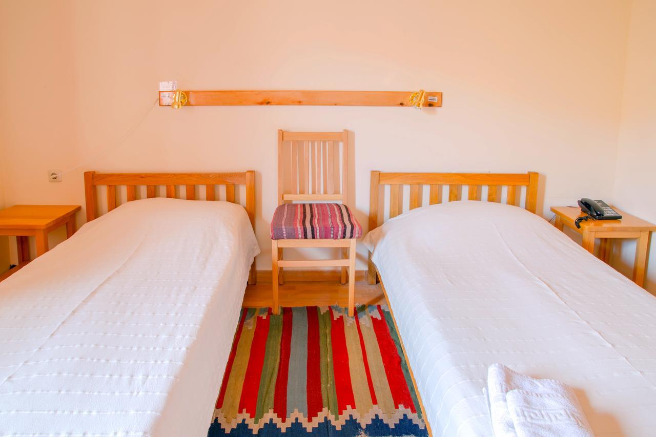 Hotel Mirhav Goris Buitenkant foto
