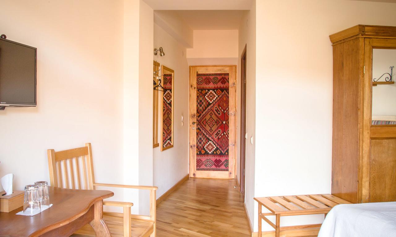 Hotel Mirhav Goris Buitenkant foto