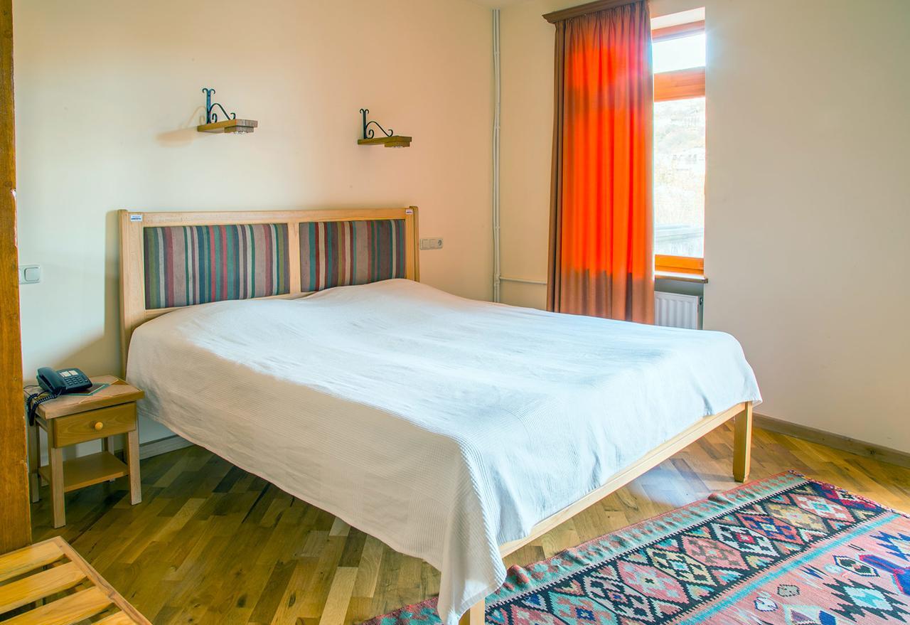 Hotel Mirhav Goris Buitenkant foto