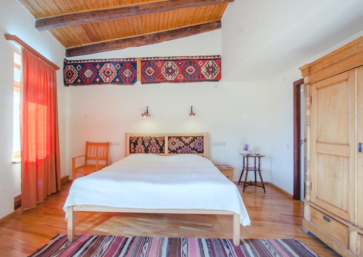 Hotel Mirhav Goris Buitenkant foto