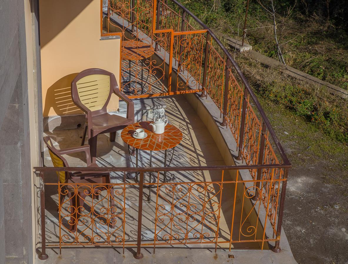 Hotel Mirhav Goris Buitenkant foto